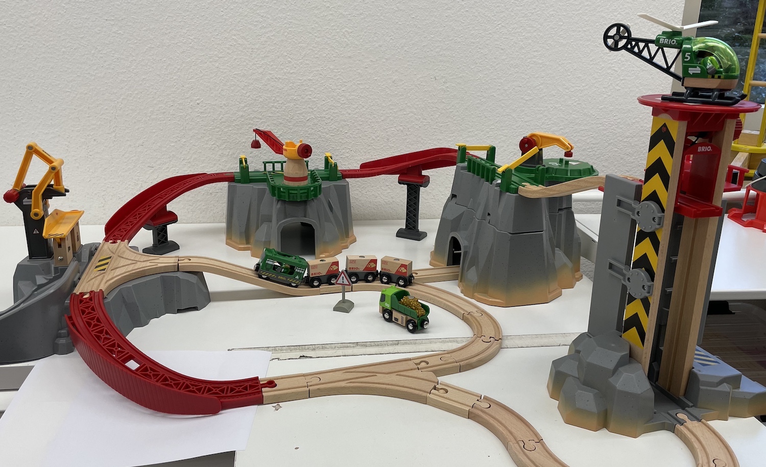Brio Cargo Mountain Set